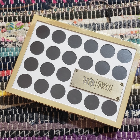 Urban Decay × Gwen Stefani eyeshadow palette - Picture 3 of 5